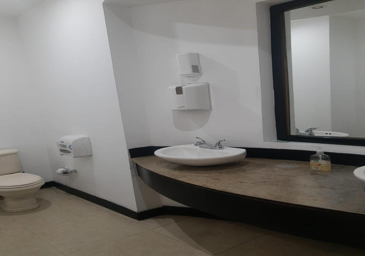 Hotel Tower - Embajada Americana Bogotá Zewnętrze zdjęcie